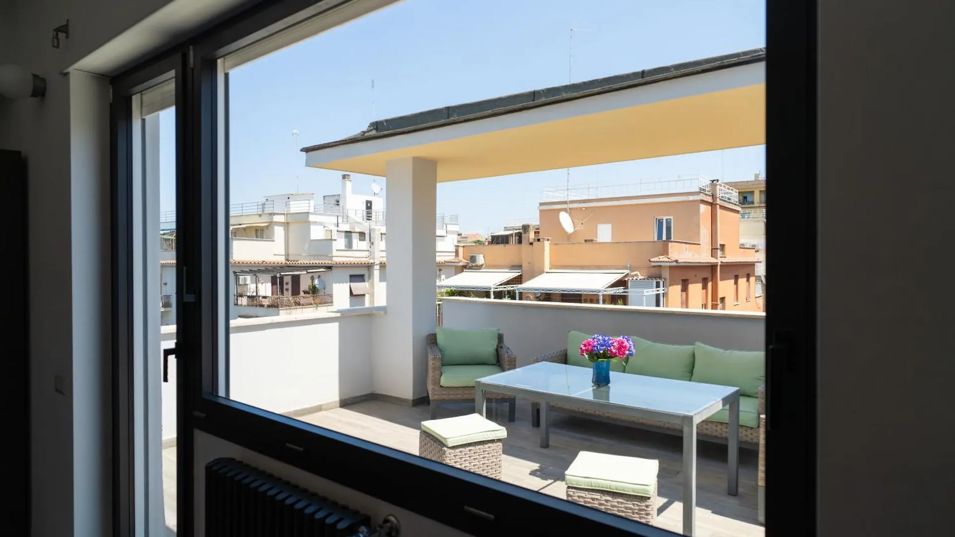 Penthouse With Panoramic Terrace -3 Min To Metro A Apartment Rome