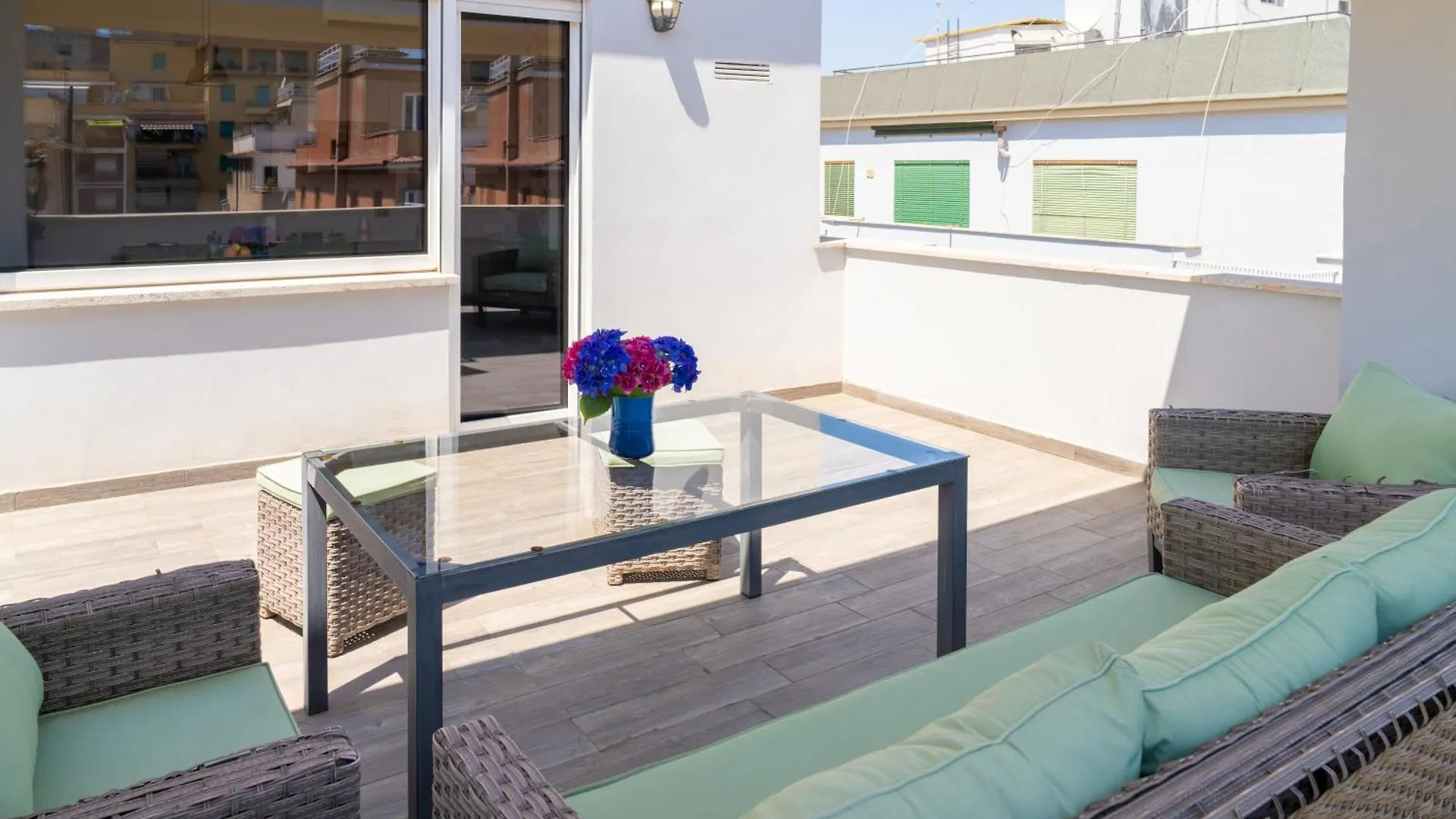Penthouse With Panoramic Terrace -3 Min To Metro A Apartment Rome
